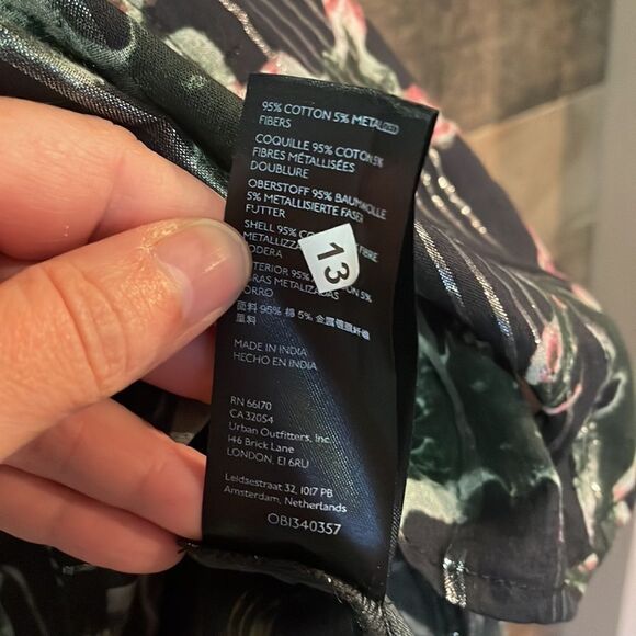 Anthropologie Pilcro Black Motif Sleeveless Ruffle Blouse - Picture 7 of 9